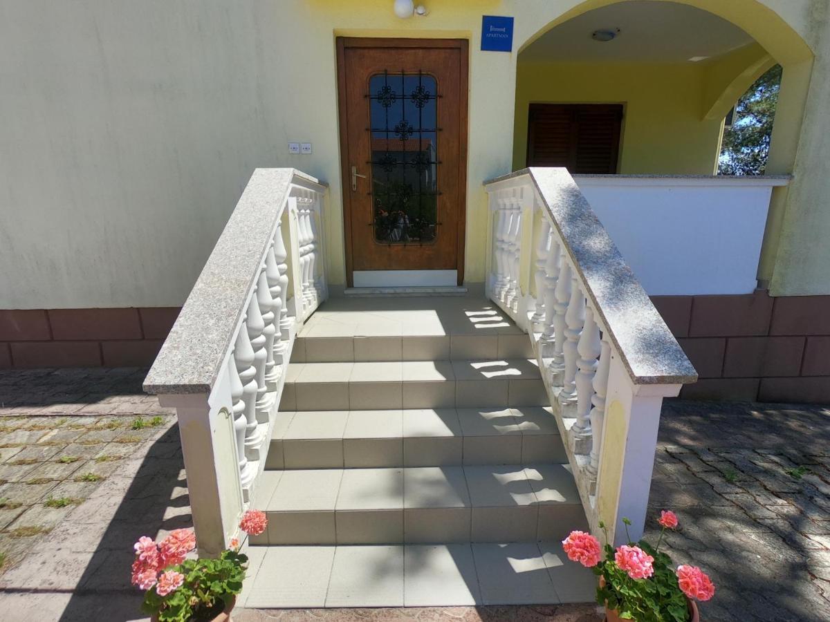 Apartments Stanko Petrčane Exterior foto