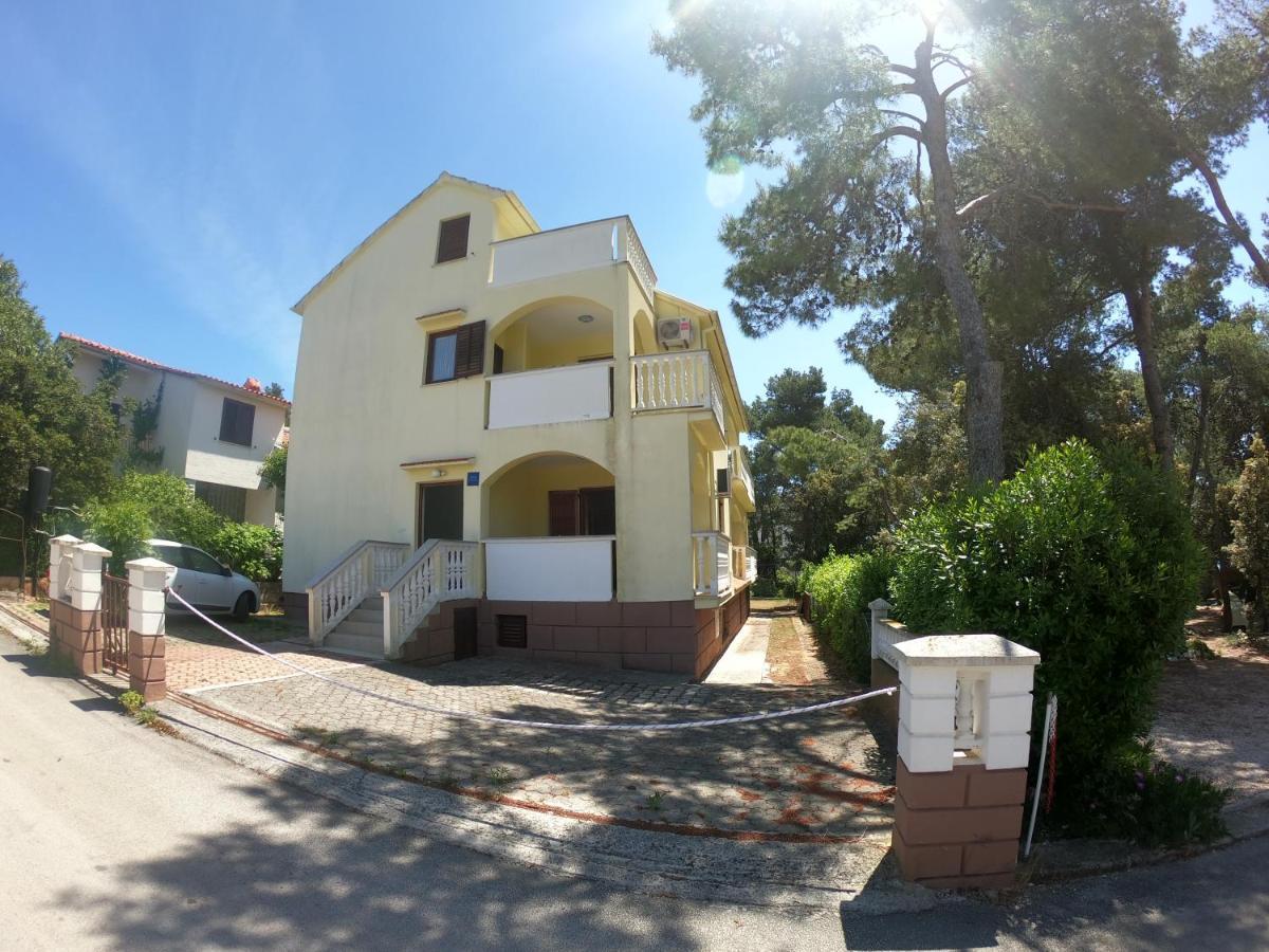 Apartments Stanko Petrčane Exterior foto